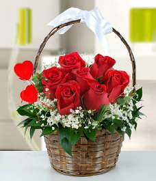 Sepet i�erisinde 7 adet k�rm�z� g�l Ankara cicek cicekci
