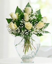 Cam i�erisinde 7 adet beyaz g�l Ankara cicekciler cicek siparisi